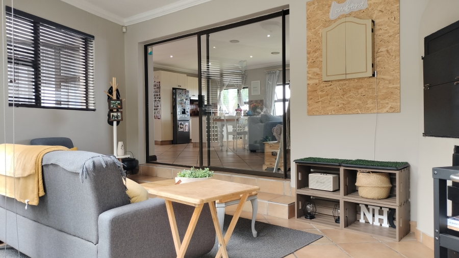 4 Bedroom Property for Sale in Bergsig Western Cape